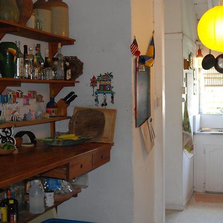 Charming Old World Apartment ブリッジタウン エクステリア 写真