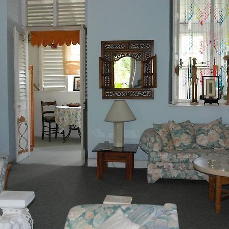 Charming Old World Apartment ブリッジタウン エクステリア 写真