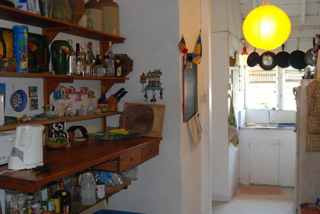 Charming Old World Apartment ブリッジタウン エクステリア 写真